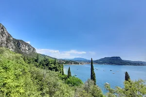 Vista lago image