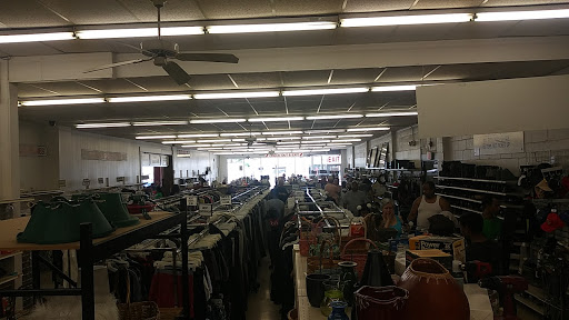 Thrift Store «Avenue Thrift Store», reviews and photos, 927 Minnesota Ave, Kansas City, KS 66101, USA
