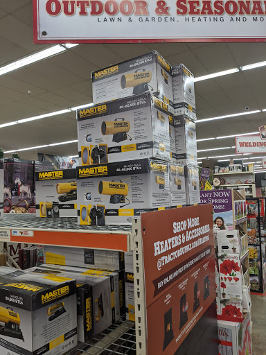 Home Improvement Store «Tractor Supply Co.», reviews and photos, 3015 S 23rd Ave, Greeley, CO 80631, USA
