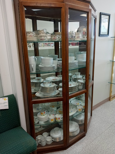 Thrift Store «Gulfside Hospice Thrift Shoppe», reviews and photos, 36524 FL-54, Zephyrhills, FL 33542, USA