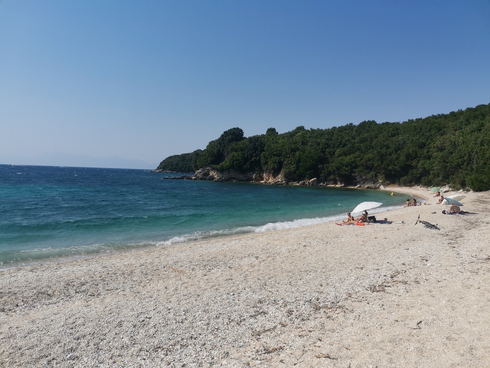 Foto van Kalamionas beach met kleine baai