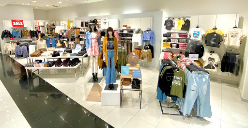 Clothing Store «Forever 21», reviews and photos, 23000 Eureka Rd #1360, Taylor, MI 48180, USA