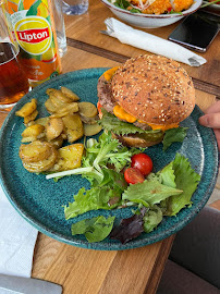 Hamburger végétarien du Restaurant servant le petit-déjeuner Bloom café à Colombes - n°7