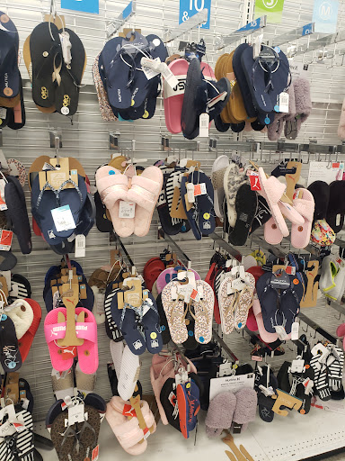 Clothing Store «Ross Dress for Less», reviews and photos, 340 W Kettleman Ln, Lodi, CA 95240, USA