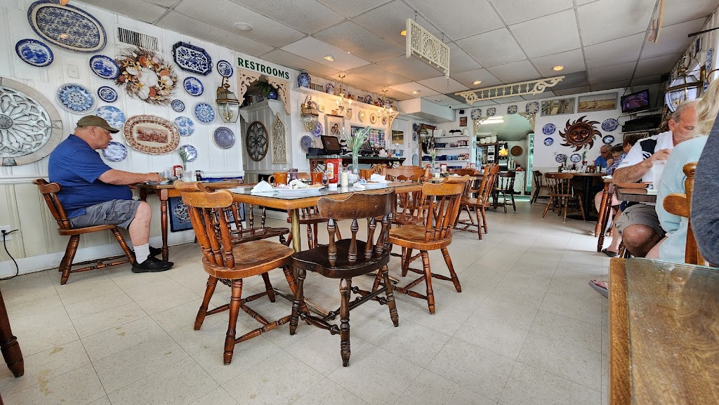 Breakfast Cafe 21842