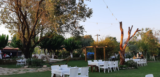 Mahiroğlu Biz-Bize Restaurant