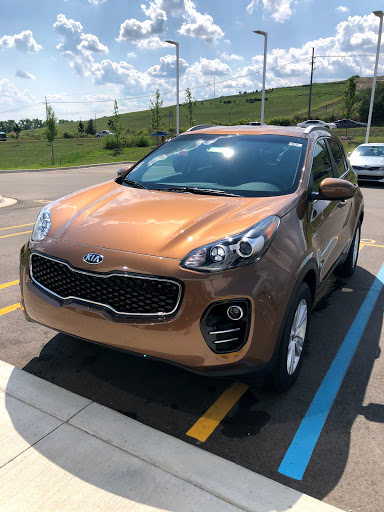 Car Dealer «Summit Place Kia», reviews and photos, 2200 Elizabeth Lake Rd, Waterford Twp, MI 48328, USA