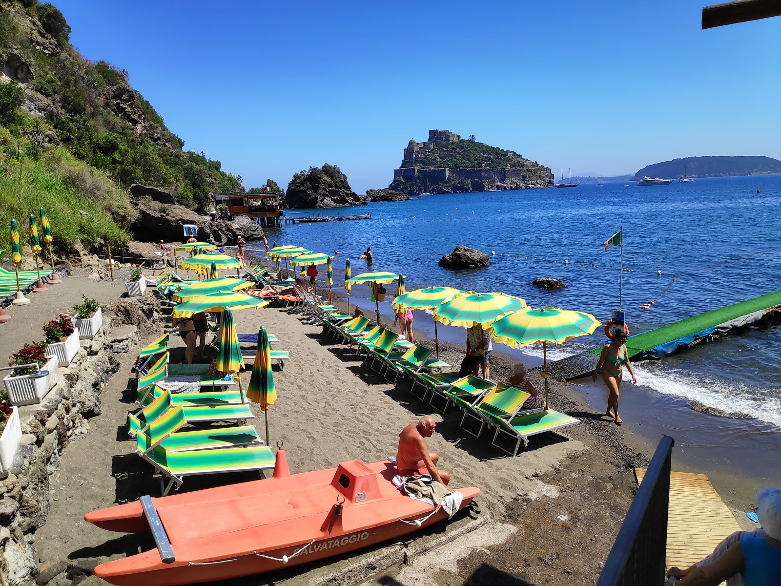 Foto af Spiaggia di Cartaromana med let sand og småsten overflade