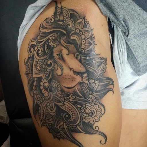 Tattoo Shop «Blu Gorilla Tattoo», reviews and photos, 1409 King St, Charleston, SC 29403, USA