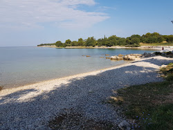 Fotografie cu Saladinka beach cu o linie de coastă spațioasă