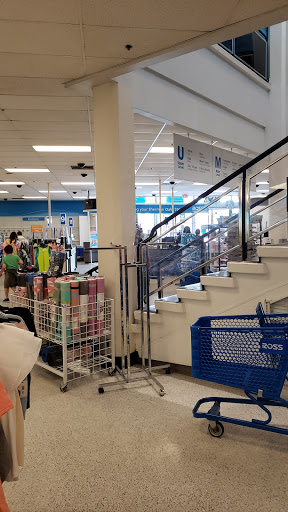 Clothing Store «Ross Dress for Less», reviews and photos, 13750 Riverside Dr, Sherman Oaks, CA 91423, USA