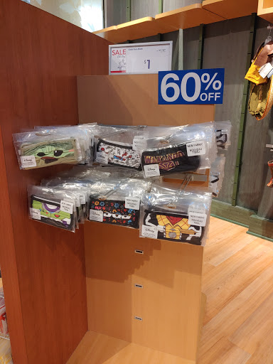 Toy Store «Disney Store», reviews and photos, 12401 Wayzata Blvd, Minnetonka, MN 55305, USA