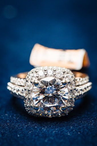 Jewelry Store «Select Jewelers, LLC», reviews and photos, 2221 S Voss Rd, Houston, TX 77057, USA