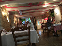 Atmosphère du Restaurant aux Trois Provinces à Le Montsaugeonnais - n°9