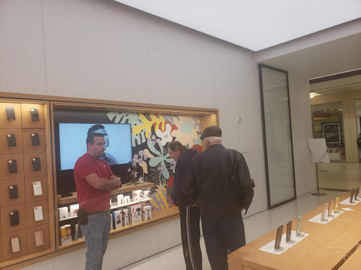 Computer Store «Apple Orland Square Mall», reviews and photos, 428 Orland Square Dr, Orland Park, IL 60462, USA