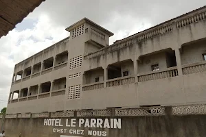 Hôtel Parrain image