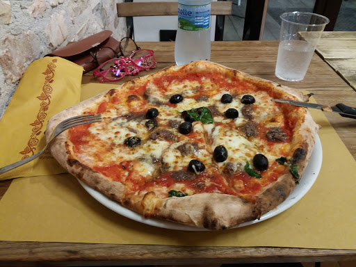 Pulcinella Express Pizza E Sfizi in Spoleto, Provincia di Perugia