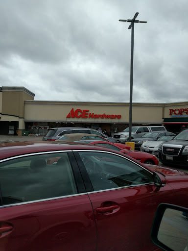 Hardware Store «Roselle Ace Hardware», reviews and photos, 821 E Nerge Rd, Roselle, IL 60172, USA