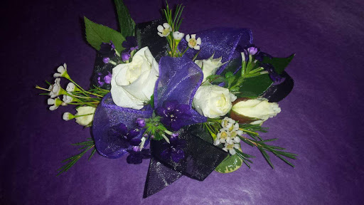 Consignment Shop «Old Bank Flowers Art and Marketplace», reviews and photos, 66 Main St, East Hampton, CT 06424, USA