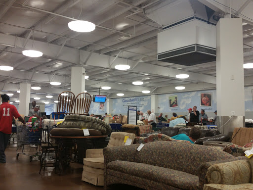 Outlet Store «Goodwill Outlet», reviews and photos, 1750 Woodman Dr, Dayton, OH 45420, USA