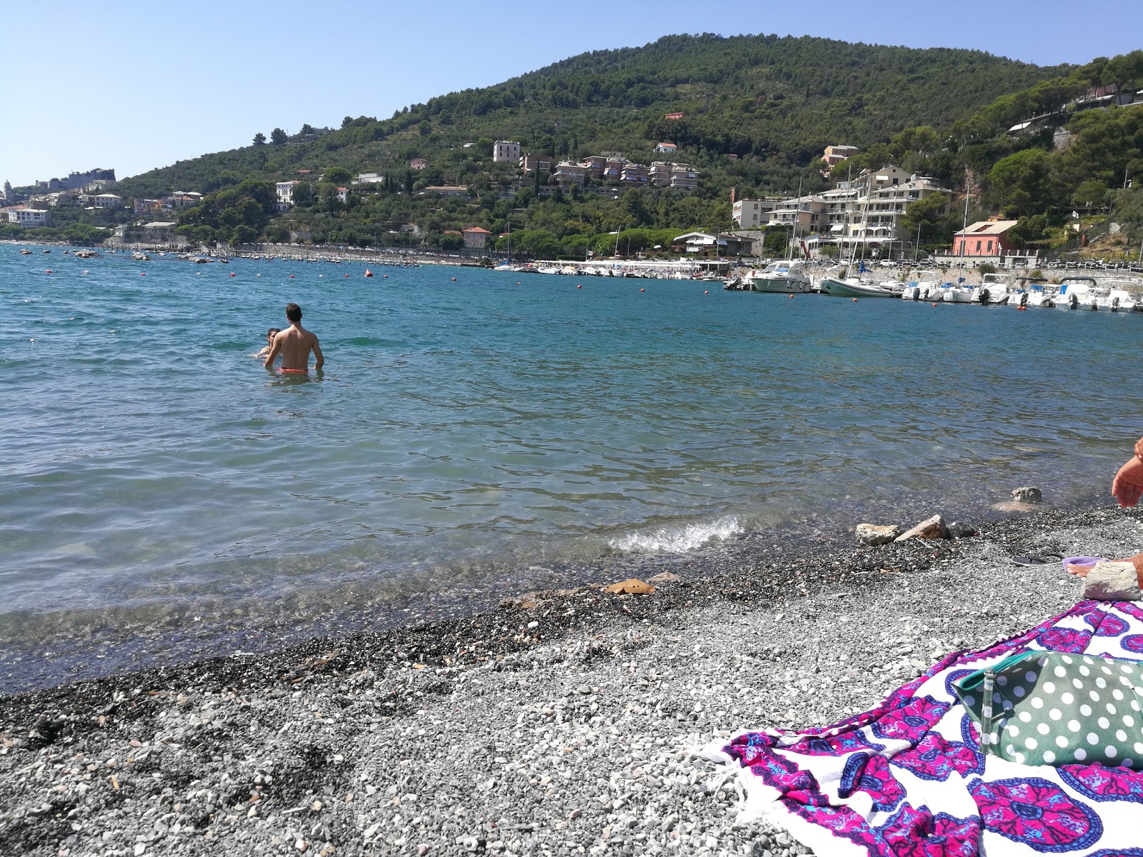 Foto av Spiaggia Mirella med blått vatten yta