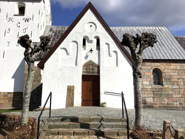 Anmeldelser af Gørding Kirke i Esbjerg - Kirke