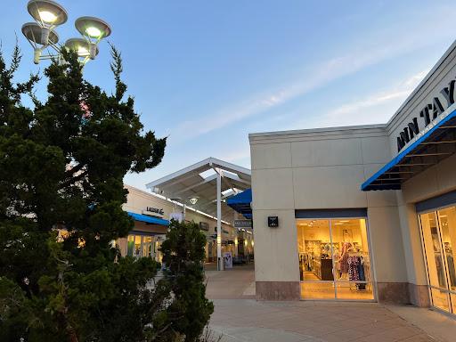 Shopping Mall «Jersey Shore Premium Outlets», reviews and photos, 1 Premium Outlet Blvd, Tinton Falls, NJ 07753, USA