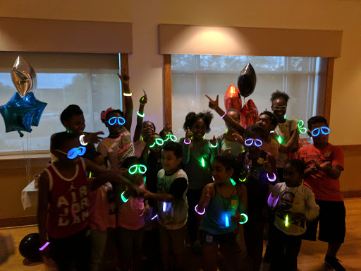 Recreation Center «Falcon Park Recreation Center», reviews and photos, 2195 N Hicks Rd, Palatine, IL 60074, USA