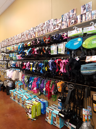 Pet Supply Store «DogSupplies.com Outlet Store», reviews and photos, 2960 St Rose Pkwy #170, Henderson, NV 89052, USA