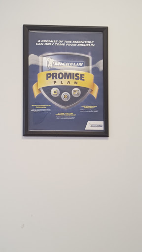 Auto Repair Shop «Meineke Car Care Center», reviews and photos, 2197 S Dixie Blvd, Radcliff, KY 40160, USA