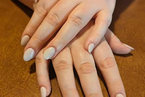 Felton Nails image