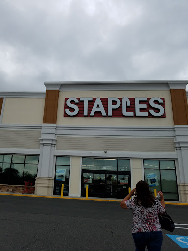 Office Supply Store «Staples», reviews and photos, 9480 Main Street, Fairfax, VA 22031, USA