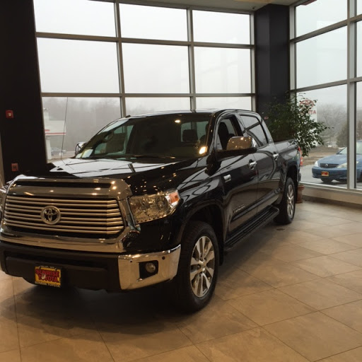 Toyota Dealer «Sunrise Toyota», reviews and photos, 3984 Sunrise Hwy, Oakdale, NY 11769, USA