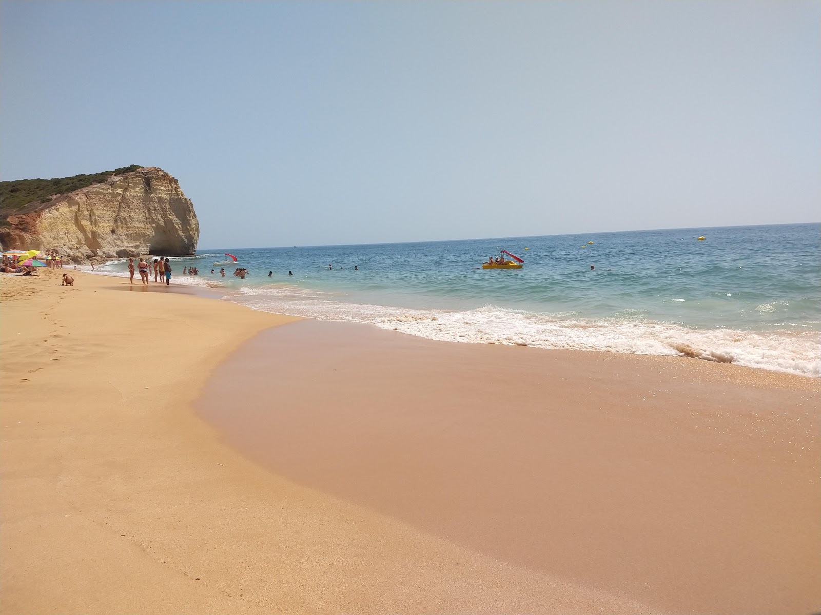 Φωτογραφία του Praia dos Caneiros παροχές περιοχής