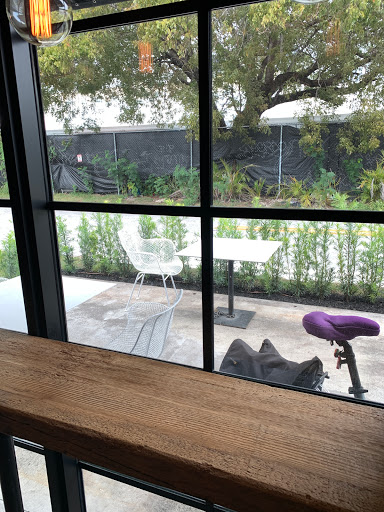 Organic Restaurant «Dr Smood - Wynwood Organic Cafe», reviews and photos, 2230 NW 2nd Ave, Miami, FL 33127, USA