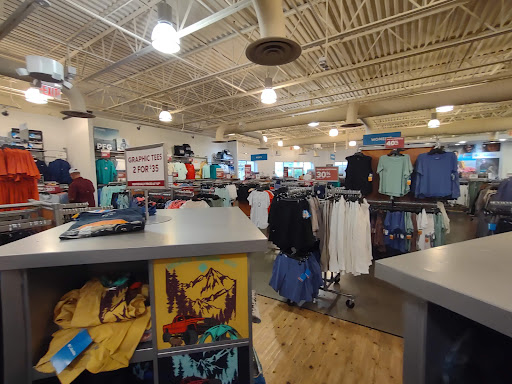 Sportswear Store «Columbia Sportswear Outlet Store», reviews and photos, 5885 Gulf Fwy #301, Texas City, TX 77591, USA