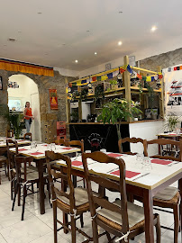 Atmosphère du Restaurant népalais MOMOS LYON 1 (Cuisine Népalaise et Tibétain ) - n°1