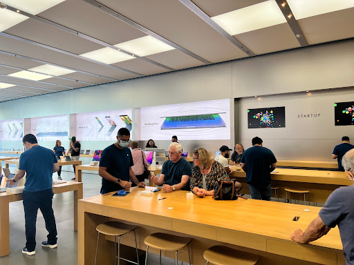 Computer Store «Apple Pasadena», reviews and photos, 54 W Colorado Blvd, Pasadena, CA 91105, USA