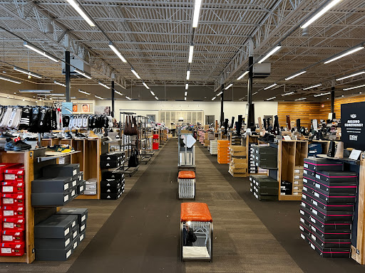 Shoe Store «DSW Designer Shoe Warehouse», reviews and photos, 3501 Boston St, Baltimore, MD 21224, USA