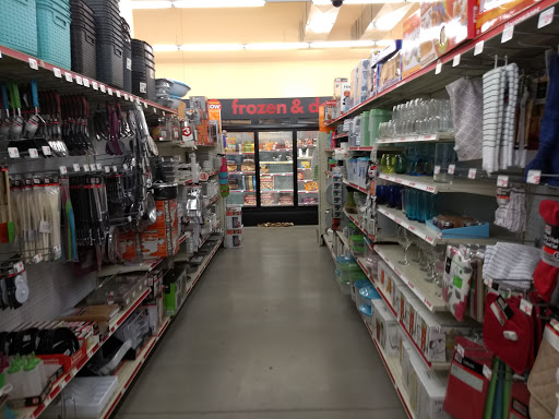 Dollar Store «FAMILY DOLLAR», reviews and photos, 120 E Broadway Ave, Muskegon Heights, MI 49444, USA