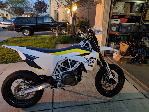 Motorcycle Dealer «Moore And Sons Motorcyles», reviews and photos, 21431 E Cliff Dr, Santa Cruz, CA 95062, USA