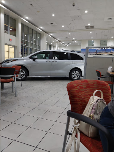 Toyota Dealer «AutoNation Toyota Cerritos», reviews and photos, 18700 Studebaker Rd, Cerritos, CA 90703, USA