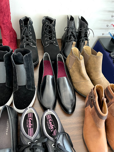 Shoe Store «Blue Ribbon Shoes», reviews and photos, 1524 6th Ave SE, Decatur, AL 35601, USA