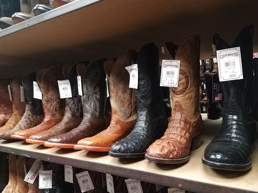 Stores to buy women's flat boots Dallas