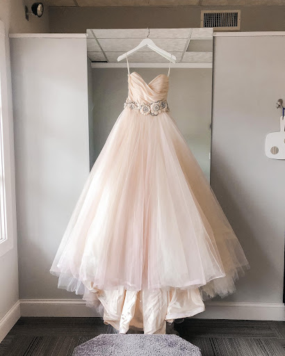 Bridal Shop «Cocoa Couture», reviews and photos, 575 E Chocolate Ave, Hershey, PA 17033, USA