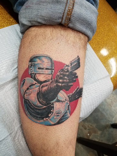 Tattoo Shop «Other Side Tattoo», reviews and photos, 2334 N Milwaukee Ave, Chicago, IL 60435, USA