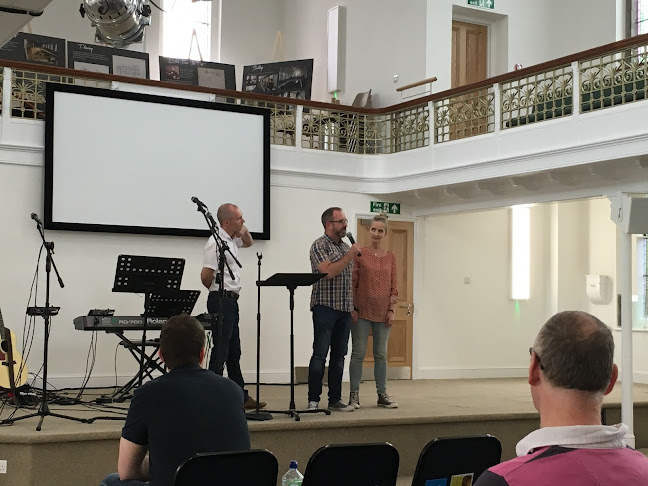 Comments and reviews of Community Church Putney
