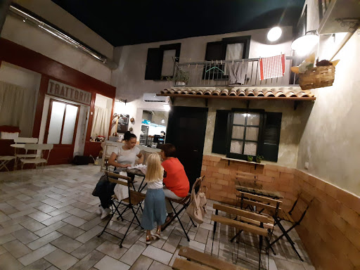 Montì - La pizza fritta in Battipaglia, Provincia di Salerno