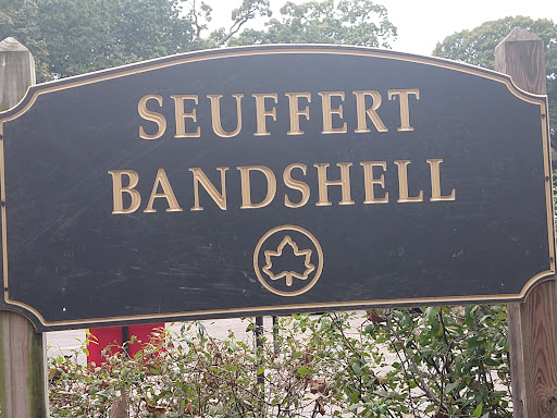 Park «Forest Park Carousel», reviews and photos, Forest Park Dr, Woodhaven, NY 11421, USA