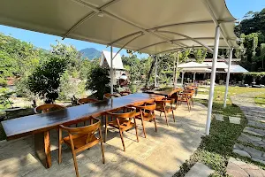 Pergola Resto & Garden image